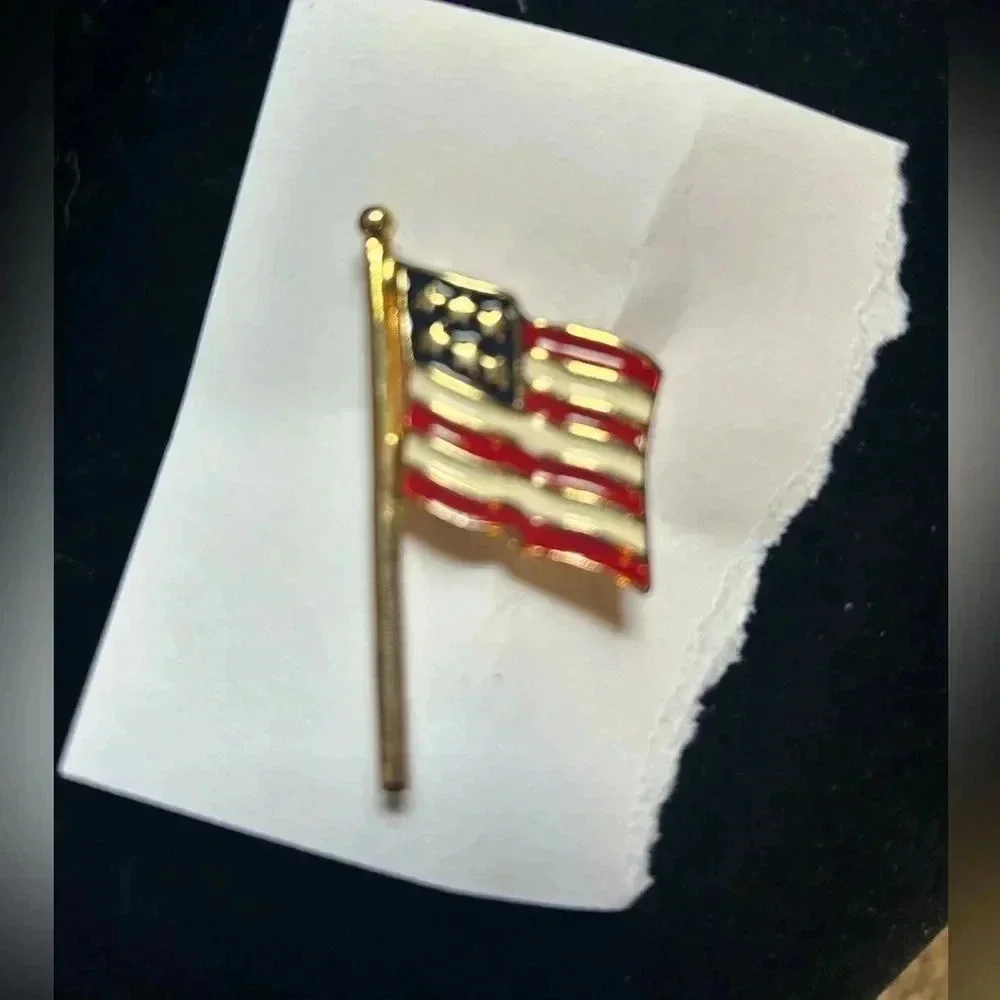 U.S.A. flag‎ brooch
